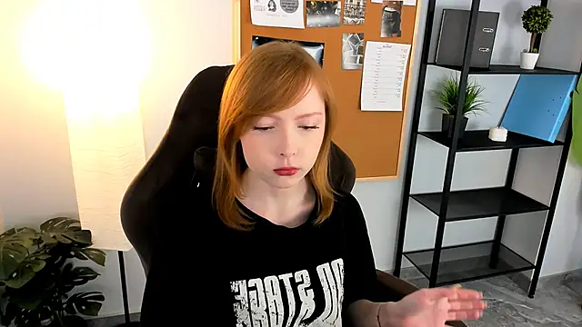 CherryCrushLove online show from 04-28-26, 05:12