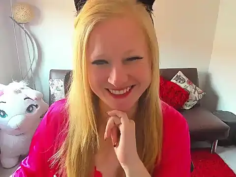 Snapshot of Al1ceC4t chatting on 04-14-26, 08:25 Al1ceC4t online show from 04-14-26, 08:25