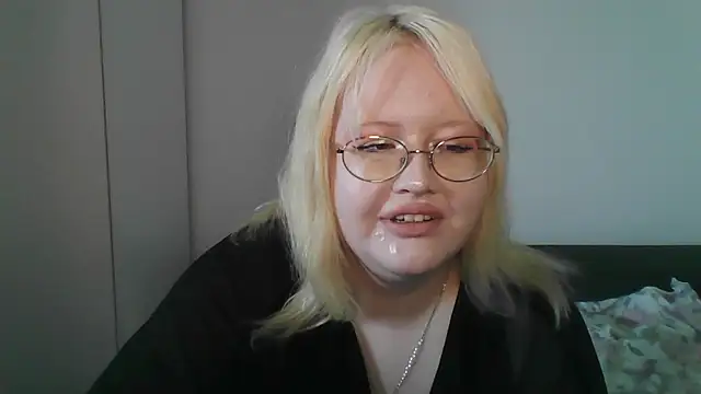 Snapshot of Elayne_Sweet chatting on 04-13-26, 08:07 Elayne Sweet online show from 04-13-26, 08:07