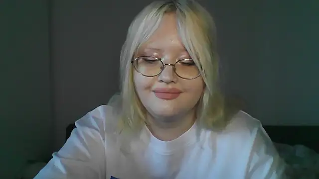 Snapshot of Elayne_Sweet chatting on 04-30-26, 06:09 Elayne Sweet online show from 04-30-26, 06:09