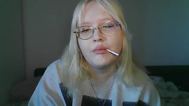 Snapshot of Elayne_Sweet chatting on 04-26-26, 06:11 Elayne Sweet online show from 04-26-26, 06:11