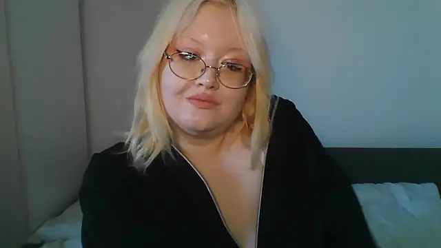Snapshot of Elayne_Sweet chatting on 04-08-26, 08:05 Elayne Sweet online show from 04-08-26, 08:05