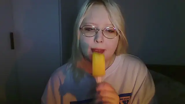 Snapshot of Elayne_Sweet chatting on 06-11-26, 06:10 Elayne Sweet online show from 06-11-26, 06:10
