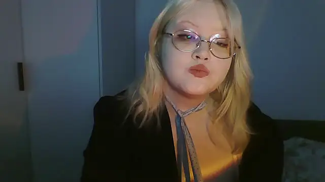 Snapshot of Elayne_Sweet chatting on 06-14-26, 06:03 Elayne Sweet online show from 06-14-26, 06:03