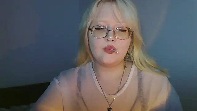Snapshot of Elayne_Sweet chatting on 06-18-26, 06:01 Elayne Sweet online show from 06-18-26, 06:01