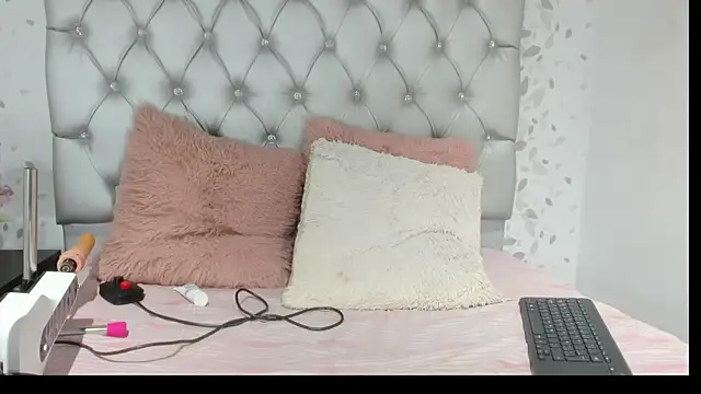 Snapshot of brenda_sofia69 chatting on 07-28-26, 03:21 brenda sofia69 online show from 07-28-26, 03:21