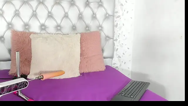 Snapshot of brenda_sofia69 chatting on 07-15-26, 01:40 brenda sofia69 online show from 07-15-26, 01:40