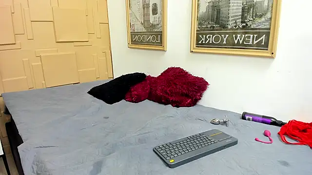 AkyraEbonyy online show from 04-30-26, 08:57