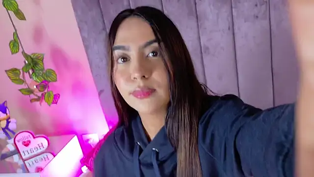Snapshot of angelicaa_garcia chatting on 04-02-26, 12:34 angelicaa garcia online show from 04-02-26, 12:34
