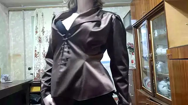 GwenMerkt online show from 04-18-26, 04:09
