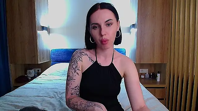 Sour Berry  online show from 05-14-26, 04:26