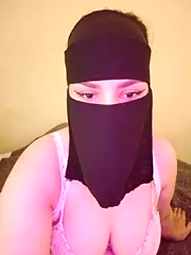 Queen Lola online show from 05-05-26, 02:31