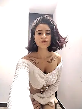 Snapshot of Akhanex01 chatting on 04-04-26, 02:29 Akhanex01 online show from 04-04-26, 02:29