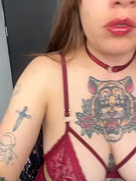 Snapshot of MartinaLorenss chatting on 04-17-26, 01:14 MartinaLorenss online show from 04-17-26, 01:14