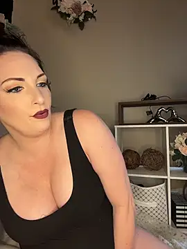 Snapshot of taylorsunshine chatting on 06-17-26, 01:27 taylorsunshine online show from 06-17-26, 01:27