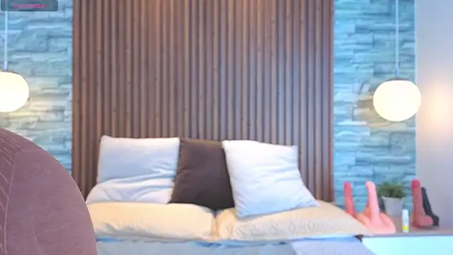Mia milf x online show from 06-01-26, 11:21