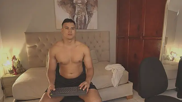Maxi and Ares online show from 05-26-26, 07:01