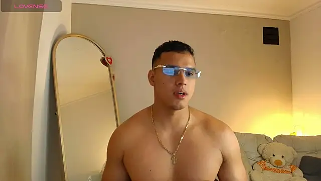 Maxi and Ares online show from 04-05-26, 07:09