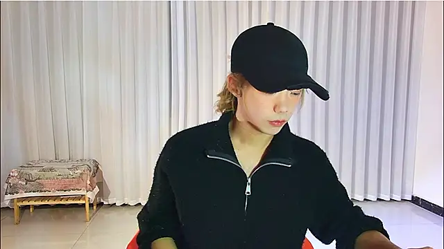 Snapshot of wumei-001 chatting on 04-06-26, 10:38 wumei-001 online show from 04-06-26, 10:38