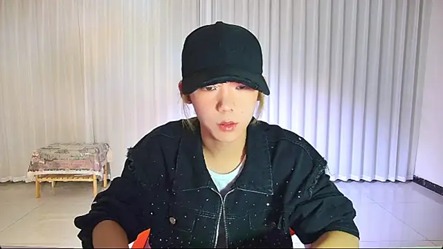 Snapshot of wumei-001 chatting on 04-11-26, 10:41 wumei-001 online show from 04-11-26, 10:41