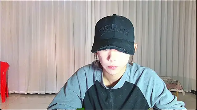Snapshot of wumei-001 chatting on 04-23-26, 12:00 wumei-001 online show from 04-23-26, 12:00