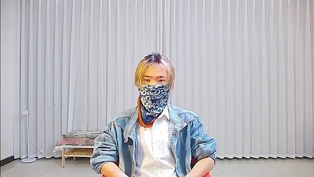 Snapshot of wumei-001 chatting on 04-01-26, 01:41 wumei-001 online show from 04-01-26, 01:41