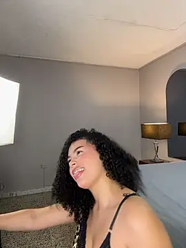 LuxyLux  online show from 04-01-26, 12:02