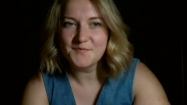 Snapshot of TinaKittyX chatting on 05-09-26, 09:40 TinaKittyX online show from 05-09-26, 09:40