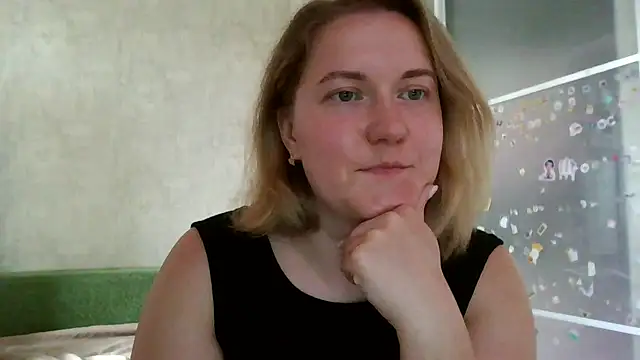 Snapshot of TinaKittyX chatting on 05-12-26, 11:27 TinaKittyX online show from 05-12-26, 11:27