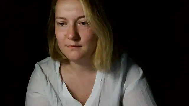 Snapshot of TinaKittyX chatting on 05-30-26, 09:53 TinaKittyX online show from 05-30-26, 09:53