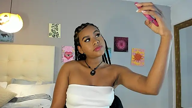 Melaniaa Roussee online show from 06-25-26, 07:30