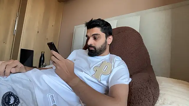 priyxh online show from 05-24-26, 01:44