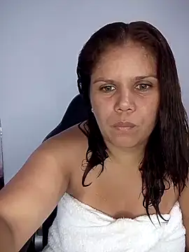 Zafiro MD online show from 04-19-26, 01:45