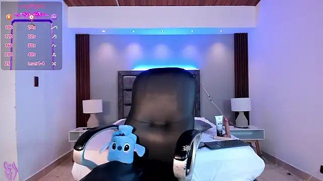 VanessaOwens  online show from 04-03-26, 06:47