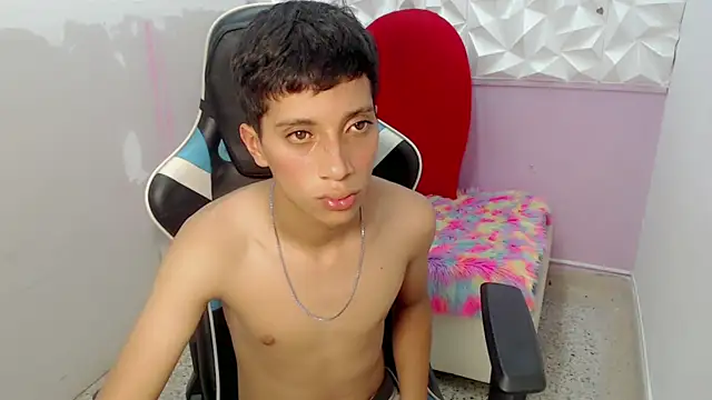Yei lee  online show from 04-11-26, 03:03