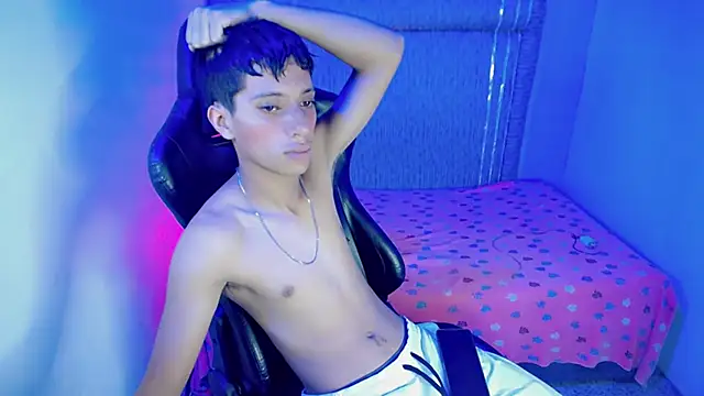 Yei lee  online show from 04-13-26, 03:43