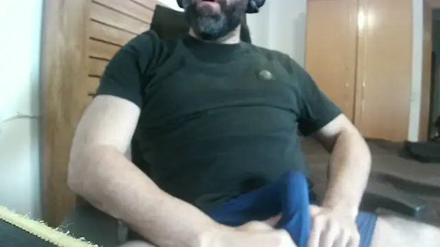 Snapshot of espartanobar chatting on 04-05-26, 04:24 espartanobar online show from 04-05-26, 04:24