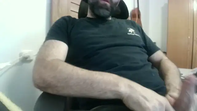 Snapshot of espartanobar chatting on 05-10-26, 06:17 espartanobar online show from 05-10-26, 06:17