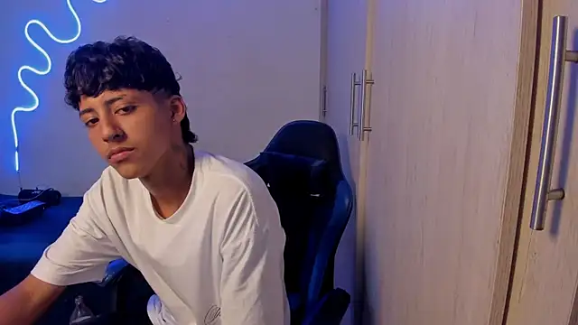 Snapshot of dante_martinez chatting on 04-02-26, 08:15 dante martinez online show from 04-02-26, 08:15