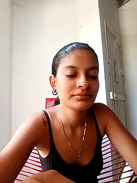 Snapshot of Lyra_Siren chatting on 04-19-26, 04:41 Lyra Siren online show from 04-19-26, 04:41