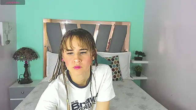 Snapshot of Alina_Valmont chatting on 05-08-26, 02:32 Alina Valmont online show from 05-08-26, 02:32