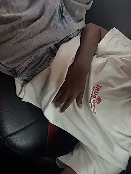 jiwoox online show from 04-04-26, 09:27