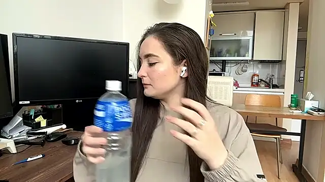 Snapshot of Marry_Stritteded chatting on 04-04-26, 02:07 Marry Stritteded online show from 04-04-26, 02:07