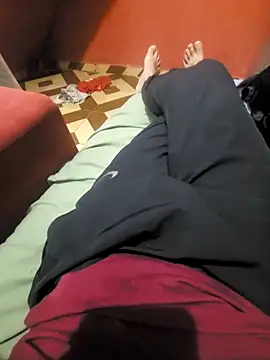 Vanzinho83 online show from 04-12-26, 02:37