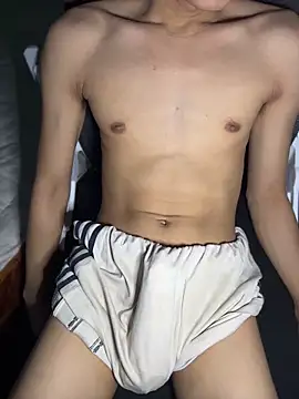 tuanhip online show from 04-18-26, 03:09