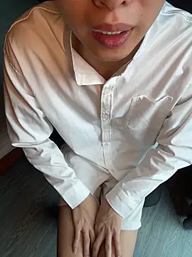 tuanhip online show from 05-19-26, 03:57