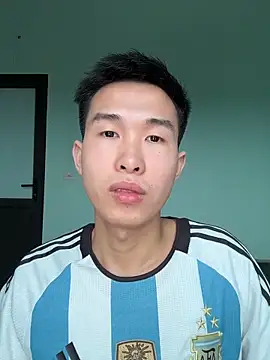 tuanhip online show from 04-05-26, 03:02