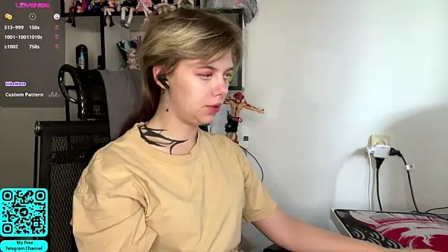 MadalynNosel online show from 04-28-26, 07:13