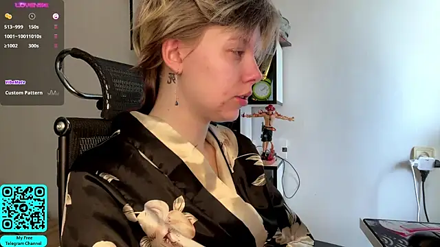 MadalynNosel online show from 04-15-26, 07:03
