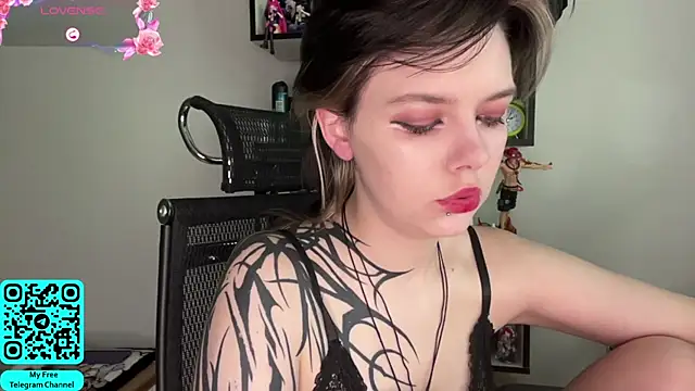 MadalynNosel online show from 06-16-26, 07:08